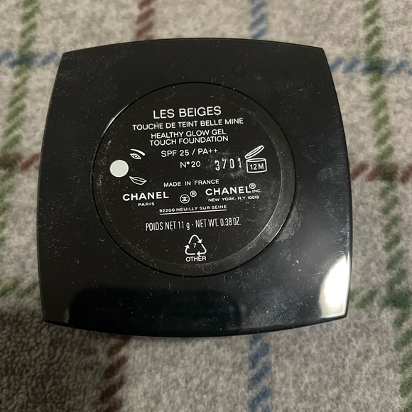 Authentic Chanel Healthy Glow Gel Touch Foundation - Picture 2 of 5